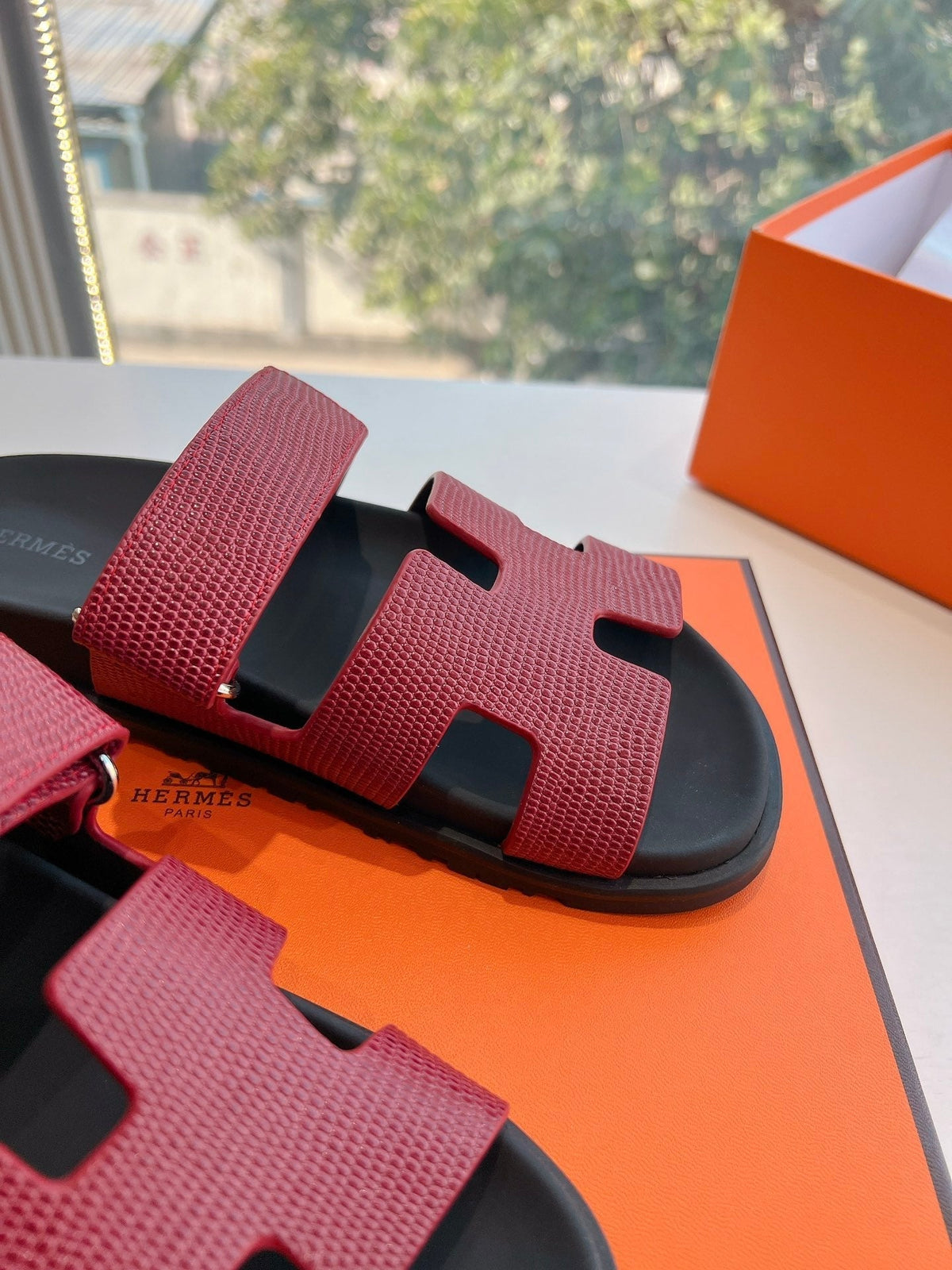 CHYPRE SANDAL IN CURRANT RED SHINY GRAINED CALFSKIN