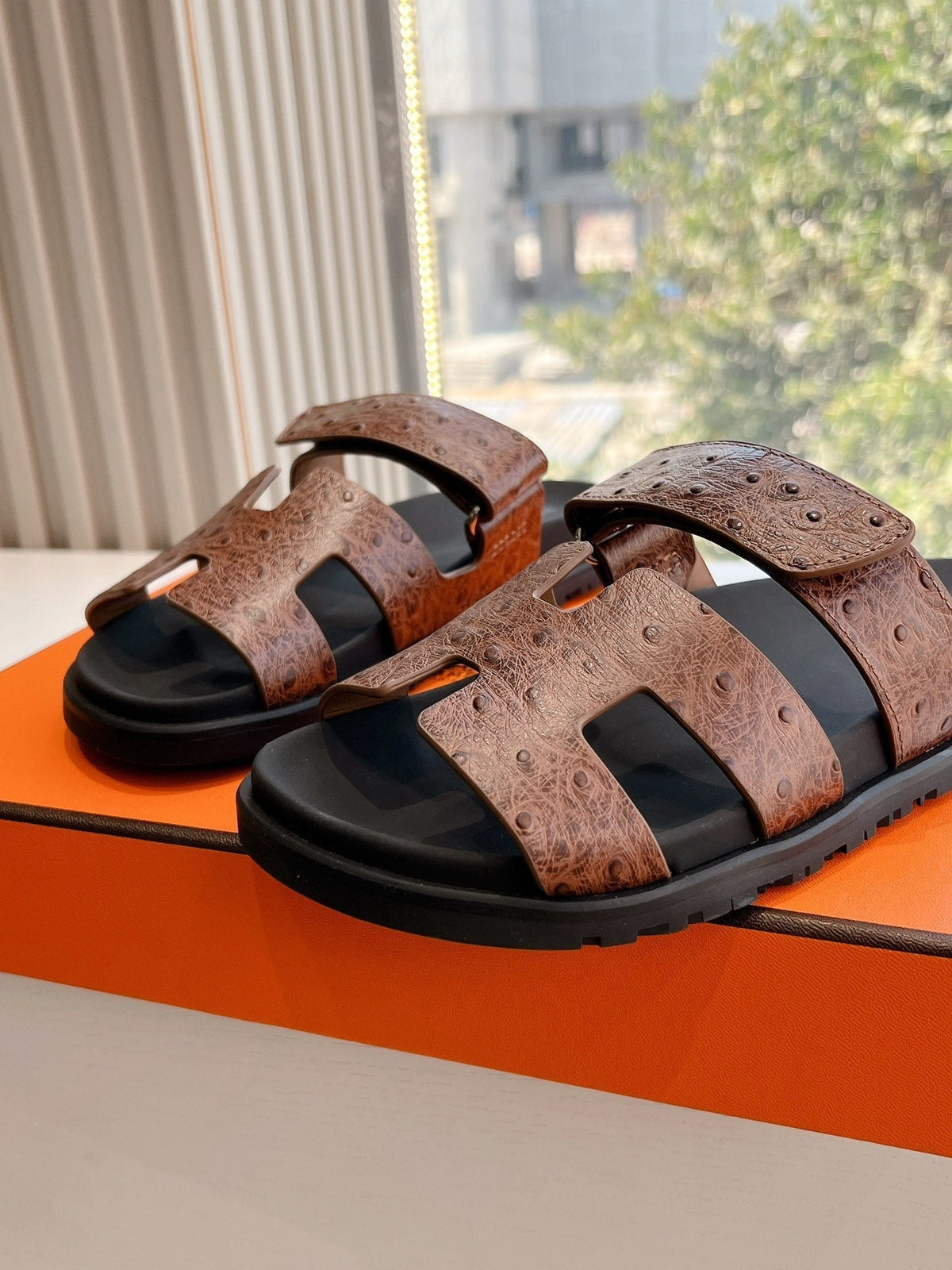 CHYPRE SANDAL IN CHOCOLATE BROWN GRAINED CALFSKIN