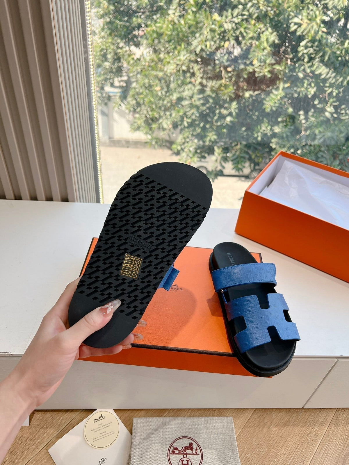 CHYPRE SANDAL IN COBALT BLUE GRAINED CALFSKIN