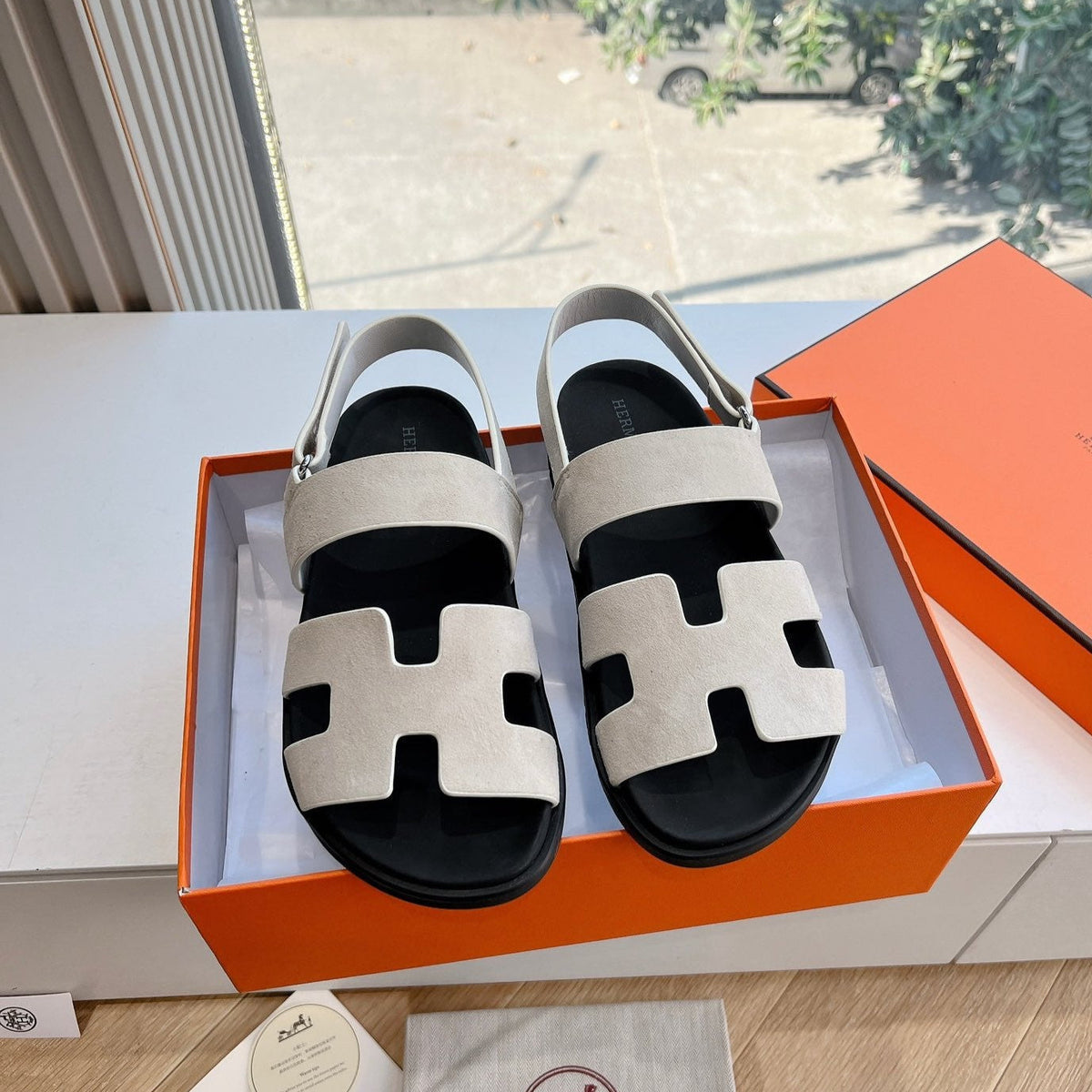 HM 25 Genius Sandal Grey Suede Black Calfskin