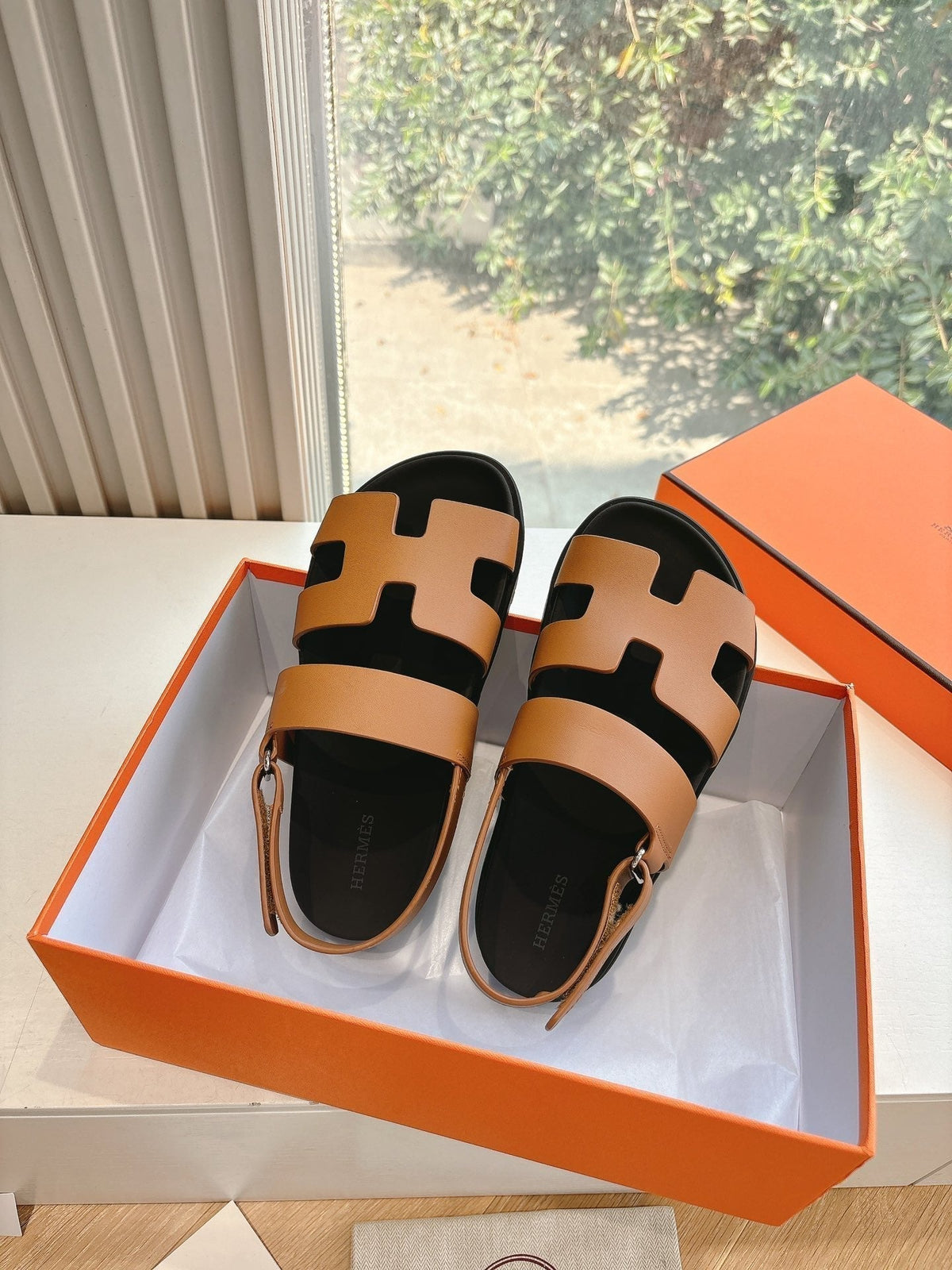 HM 25 Genius Sandal Gold Black Calfskin
