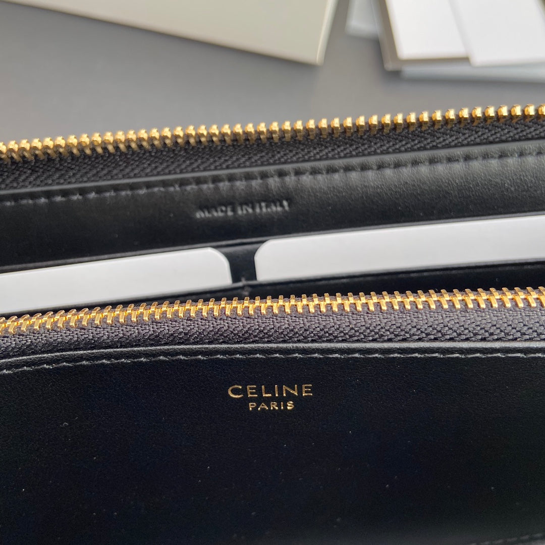 TRIOMPHE Long Zipper Closure Bag Black Shiny Cowhide