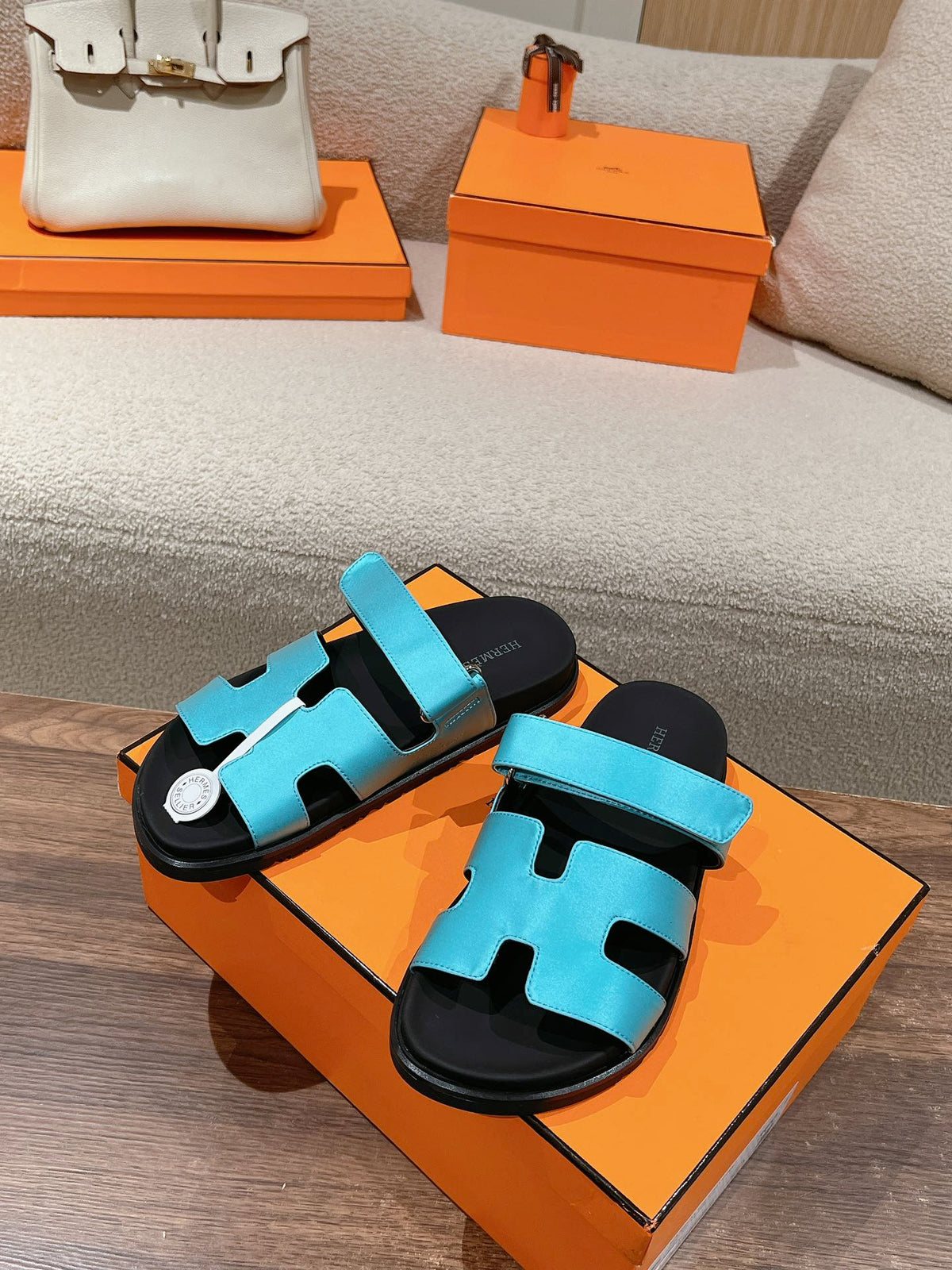 CHYPRE SANDAL BLACK MIX SKY CALFSKIN