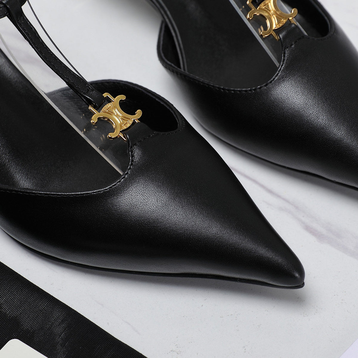 HIGH 5 CM SLINGBACK IN BLACK CALFSKIN WITH GOLD LOGO