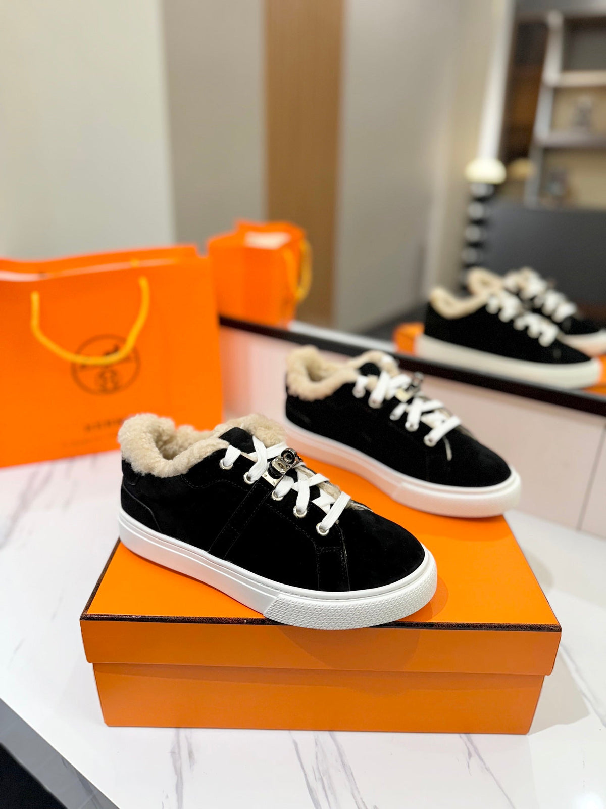 HM Day Sneaker Black With Wool Lining Suede  983044