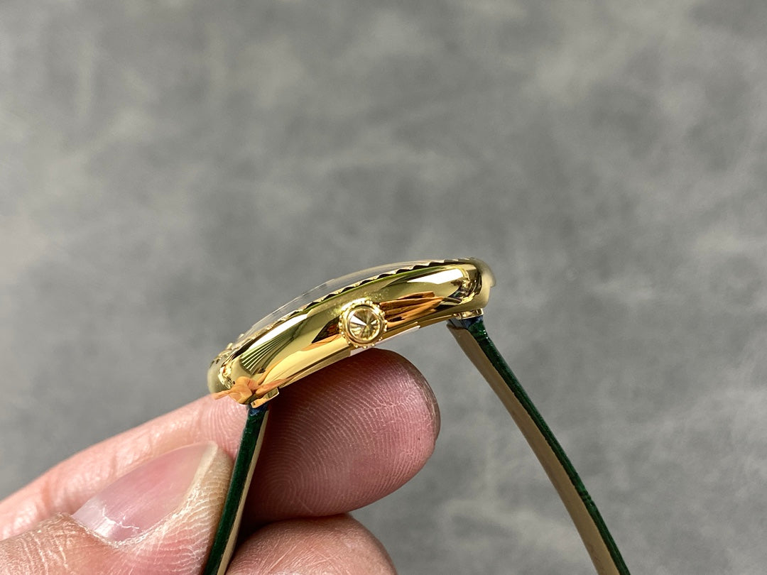 Baignoire Gold Case Green Leather Strap