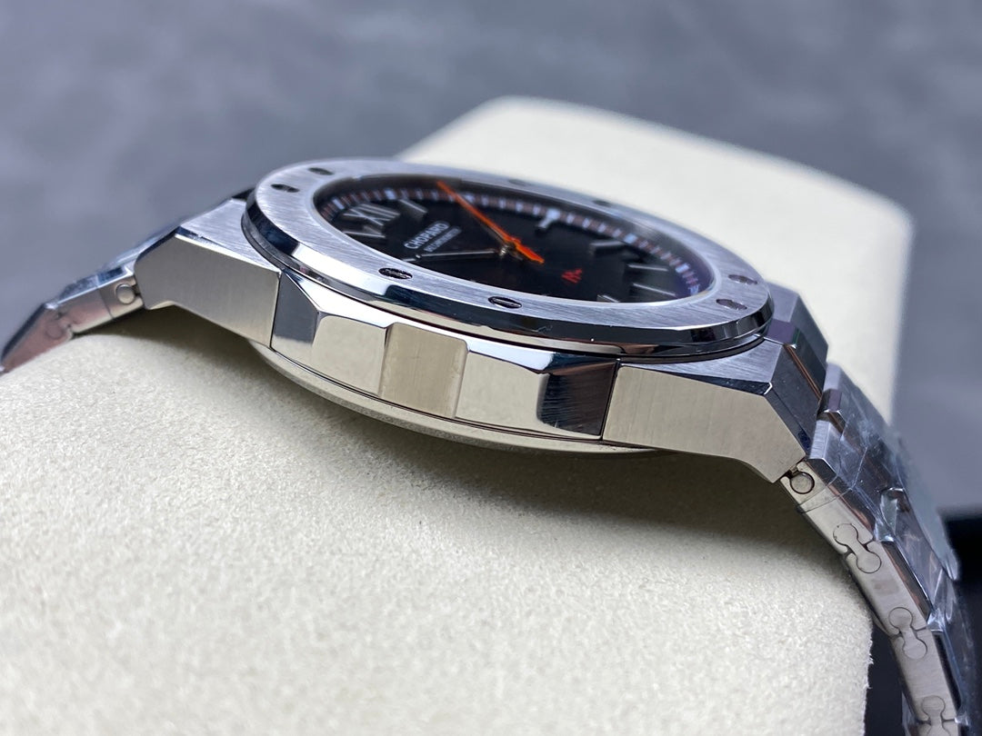 Alpine Eagle 41mm Silver Black Dial