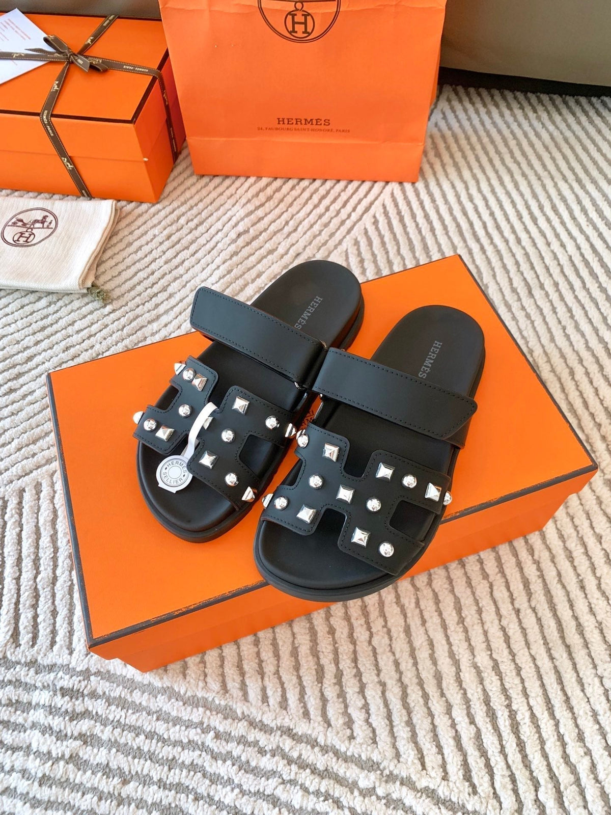 HM Chypre Sandal Black With White Stones Lambskin 963500