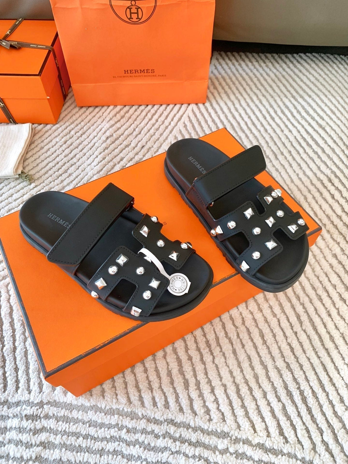 HM Chypre Sandal Black With White Stones Lambskin 963500