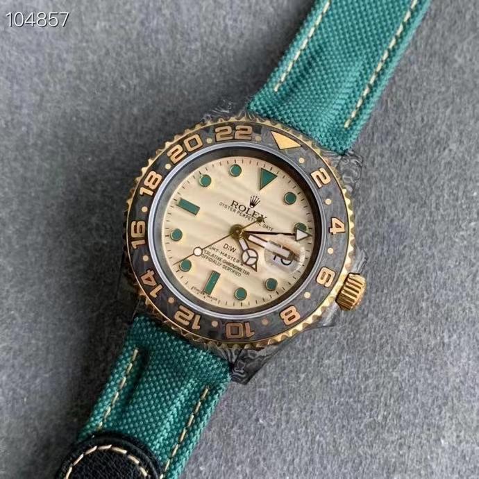 GMT-MASTER II CUSTOM CARBON CREAM DIAL